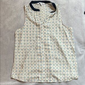 41 Hawthorn Sleeveless Patterned and Pleated Detail Top